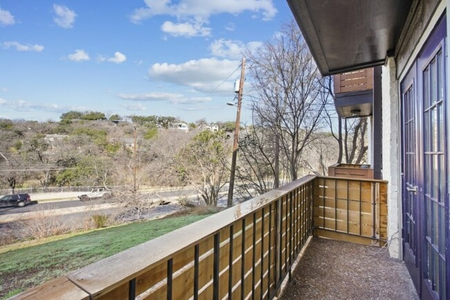 pease-parkside-austin-tx-renovated-balcony-with-views2.jpg