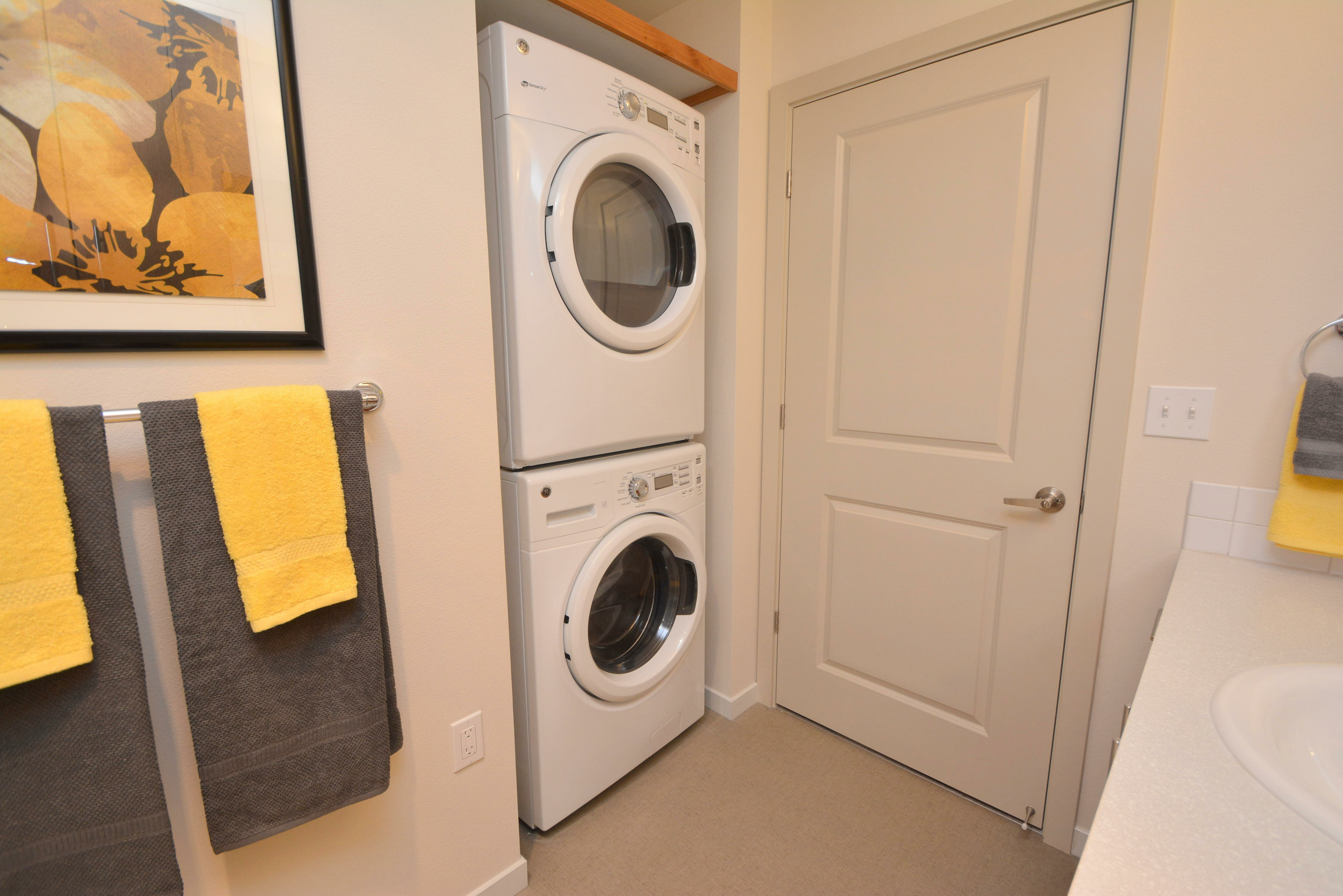 Piccadilly Flats, 1 bedroom, Open - Washer Dryer.JPG